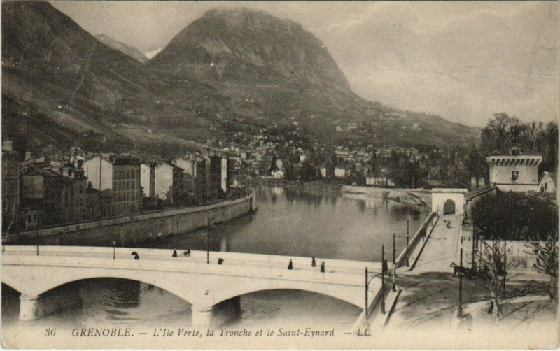 Carte postale ancienne Grenoble L'Ile Verte la Tronche et le Saint-Eynard à Grenoble