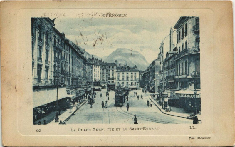 Carte postale ancienne Grenoble La Place Grenette et le Saint-Eynard à Grenoble