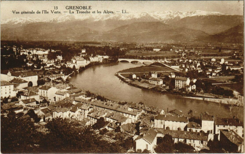Carte postale ancienne Grenoble Vue générale de l'Ile Verte La Tronche et les Alpes à Grenoble