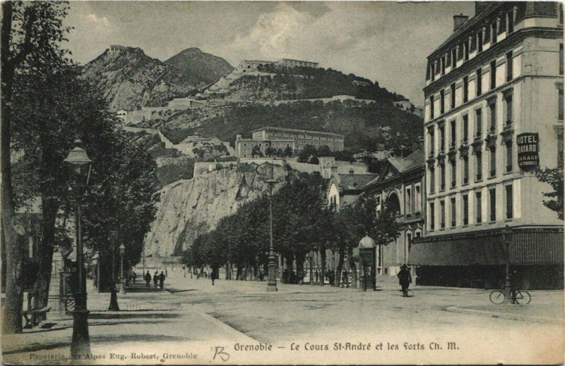 Carte postale ancienne Grenoble Le Cours Saint-Andre et les Forts à Grenoble