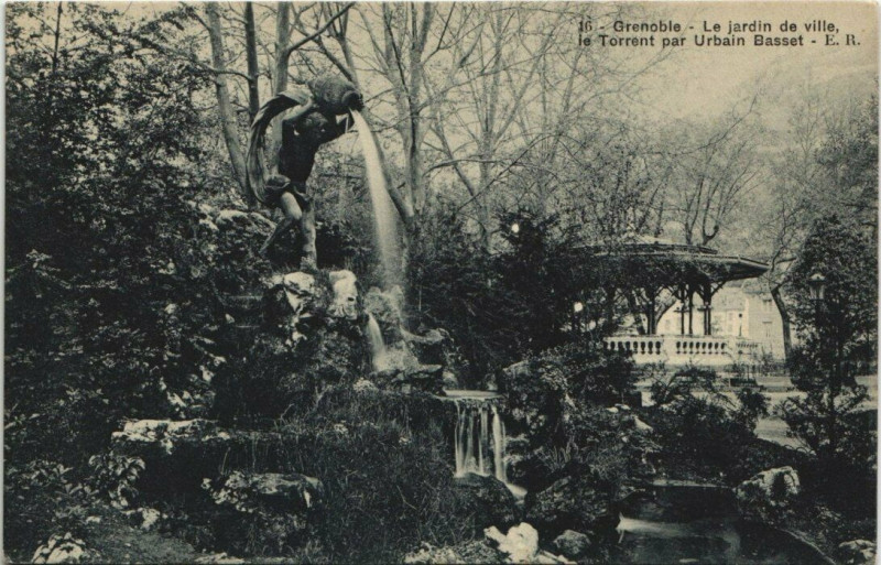 Carte postale ancienne Grenoble Le Jardin de Ville Le Torrent par Urbain Basset à Grenoble