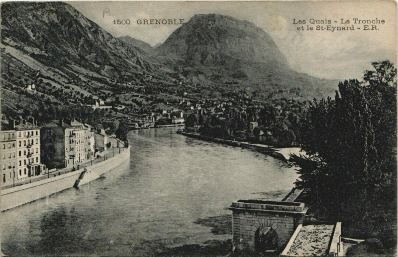 Carte postale ancienne Grenoble Les Quais La Tronche et le Saint-Eynard à Grenoble