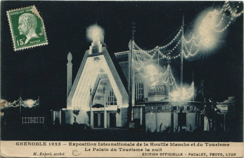 Carte postale ancienne Grenoble Le Palais du Tourisme la nuit à Grenoble