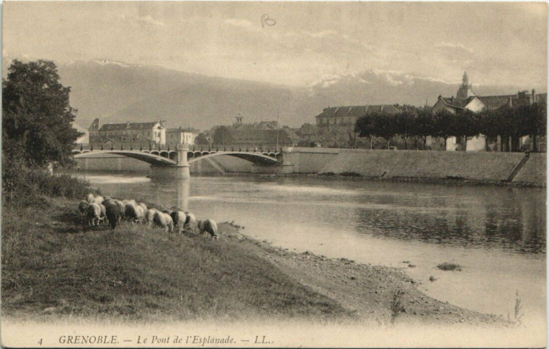 Carte postale ancienne Grenoble Le Pont de l'Esplanade à Grenoble
