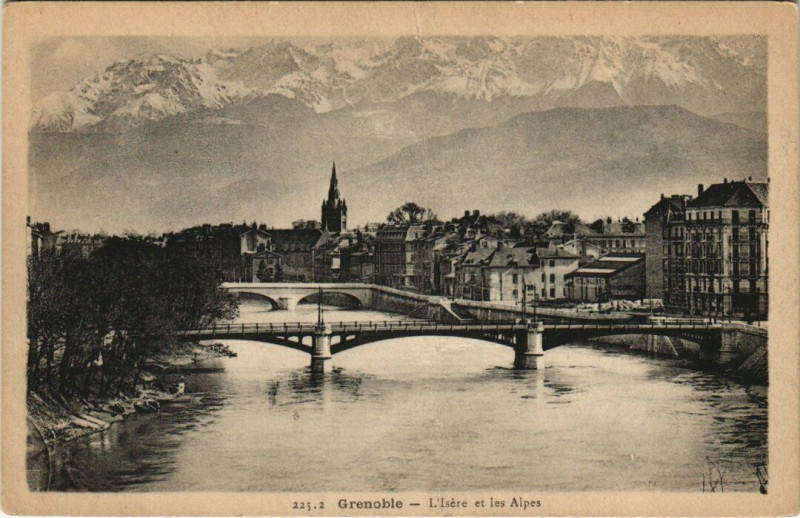 Carte postale ancienne Grenoble L'Isere et les Alpes à Grenoble