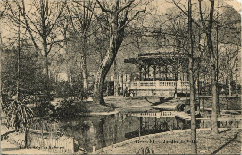 Carte postale ancienne Grenoble Jardin de Ville à Grenoble