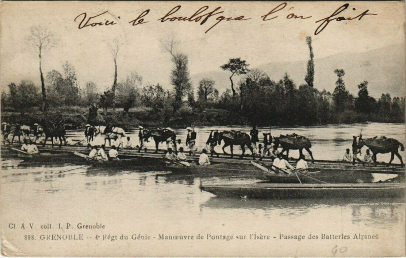 Carte postale ancienne Grenoble 4e Regt.du Génie Manoeuvre de Pontage sur l'Isere à Grenoble
