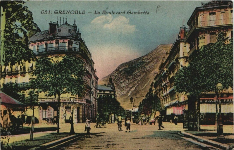 Carte postale ancienne Grenoble Le Boulevard Gambetta à Grenoble