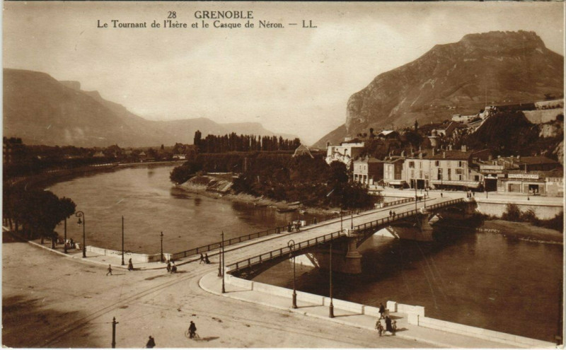 Carte postale ancienne Grenoble Le Tournant de l'Isere et le Casque de Néron à Grenoble