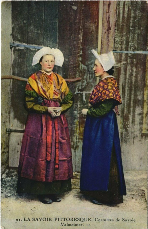 Carte postale ancienne Valmeinier Costumes de Savoie Femmes - Types à Valmeinier