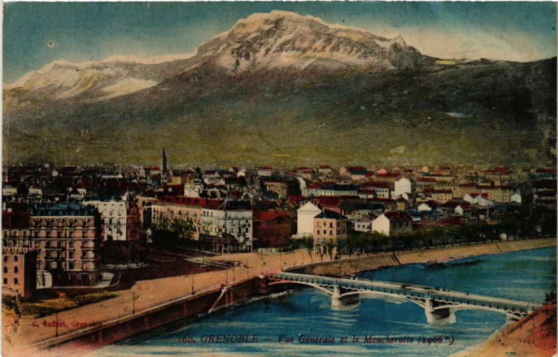 Carte postale ancienne Grenoble - Vue générale et le Moucherotte (1906 m) à Grenoble