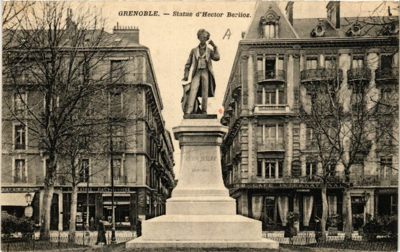 Carte postale ancienne Grenoble - Statue d'Hector Berlioz à Grenoble