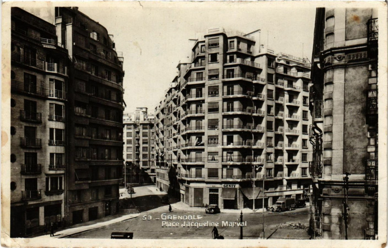 Carte postale ancienne Grenoble - Place Jacqueline Marval à Grenoble