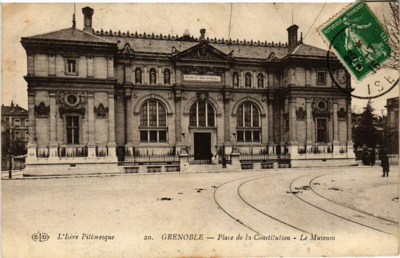 Carte postale ancienne -Grenoble - Place de la Constitution - Le Museum à Grenoble