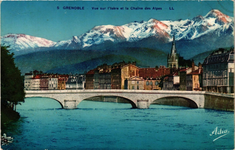 Carte postale ancienne Grenoble - Vue sur l'Isere et la Chaine des Alpes à Grenoble