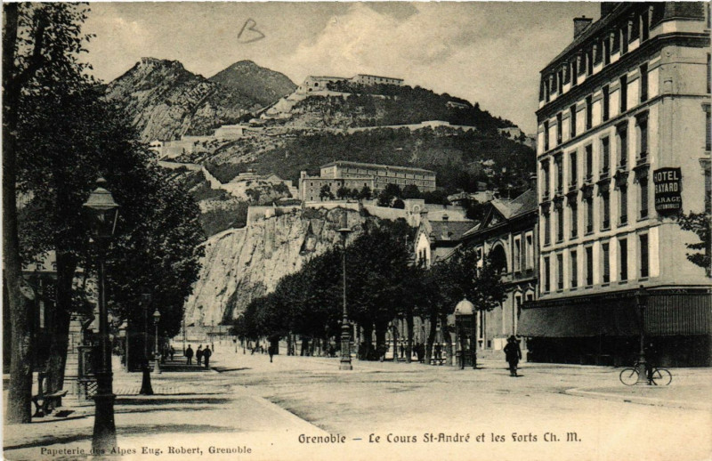 Carte postale ancienne Grenoble - Le Cours Saint-Andre et les Forts Ch. M à Grenoble