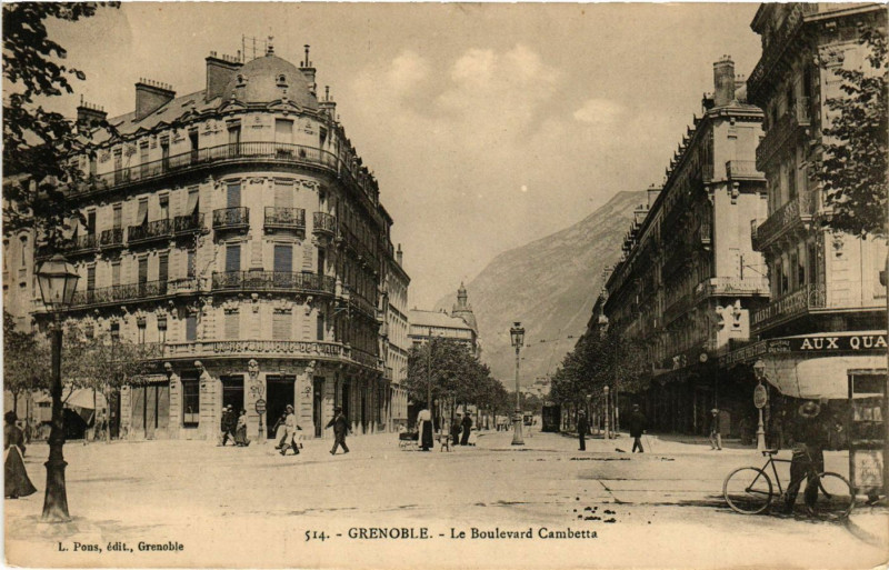 Carte postale ancienne Grenoble - Le Boulevard Gambetta à Grenoble