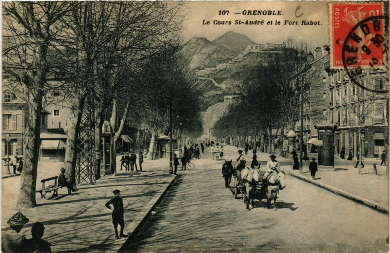Carte postale ancienne Grenoble - Le Cours Saint-Andre et le Fort Rabot à Grenoble