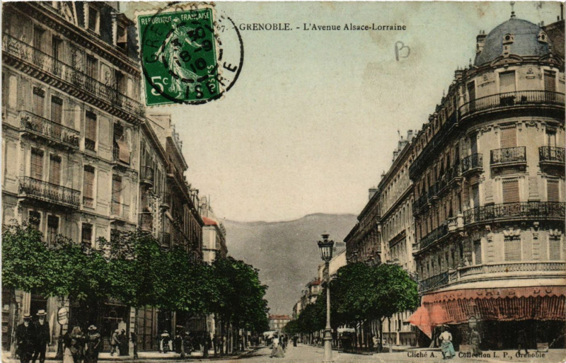 Carte postale ancienne Grenoble - L'Avenue Alsace-Lorraine à Grenoble