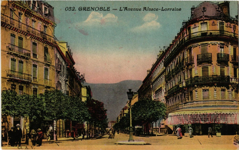 Carte postale ancienne Grenoble - L'Avenue Alsace-Lorraine à Grenoble