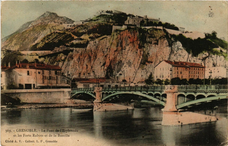 Carte postale ancienne Grenoble - Le Pont de l'Esplanade et les Forts et de la Bastille à Grenoble
