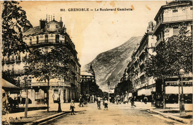 Carte postale ancienne Grenoble - Le Bulevard Gambetta à Grenoble