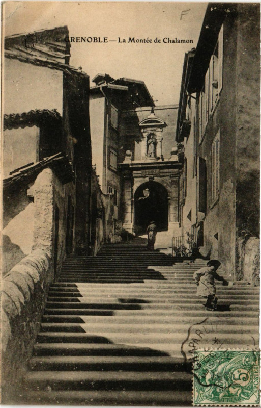 Carte postale ancienne Grenoble - La Montée de Chalemont à Grenoble