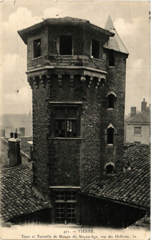 Carte postale ancienne Vienne - Tourelle de Maison du Moyen-Age rue des Orfevres à Vienne