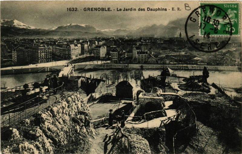 Carte postale ancienne Grenoble - Le Jardin des Dauphins à Grenoble