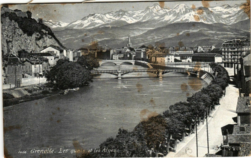 Carte postale ancienne Grenoble - Les quais et les Alpes à Grenoble