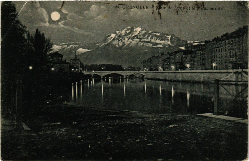 Carte postale ancienne Grenoble - Clair de Lune et le Moucherotte à Grenoble