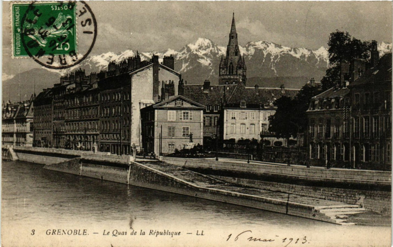 Carte postale ancienne Grenoble - Le Quai de la Republique à Grenoble