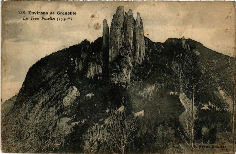 Carte postale ancienne Env. de Grenoble - Les Trois Pucelles (1550 m) à Grenoble
