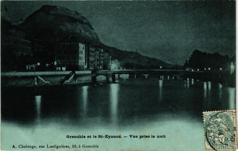 Carte postale ancienne Grenoble et Saint-Eynard - Vue prise le nuit à Grenoble