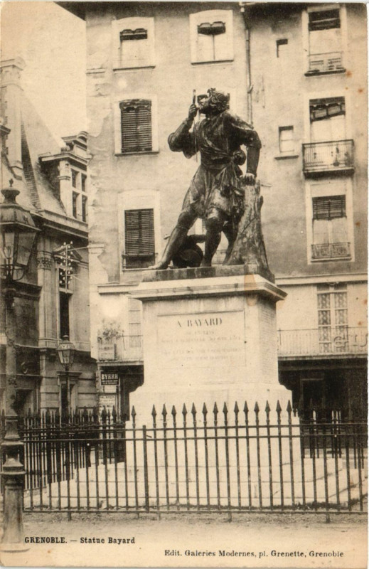 Carte postale ancienne Grenoble - Statue Bayard à Grenoble