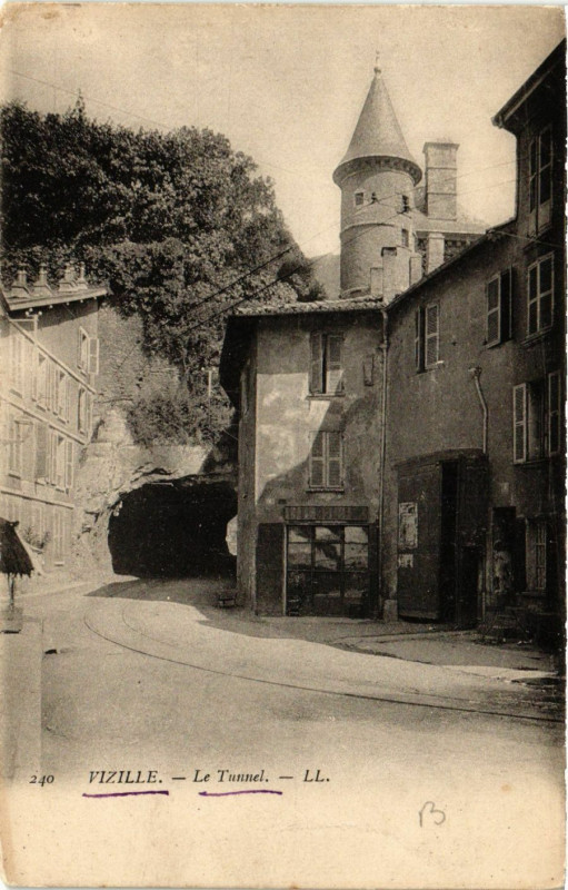 Carte postale ancienne Vizille - Le Tunnel à Vizille