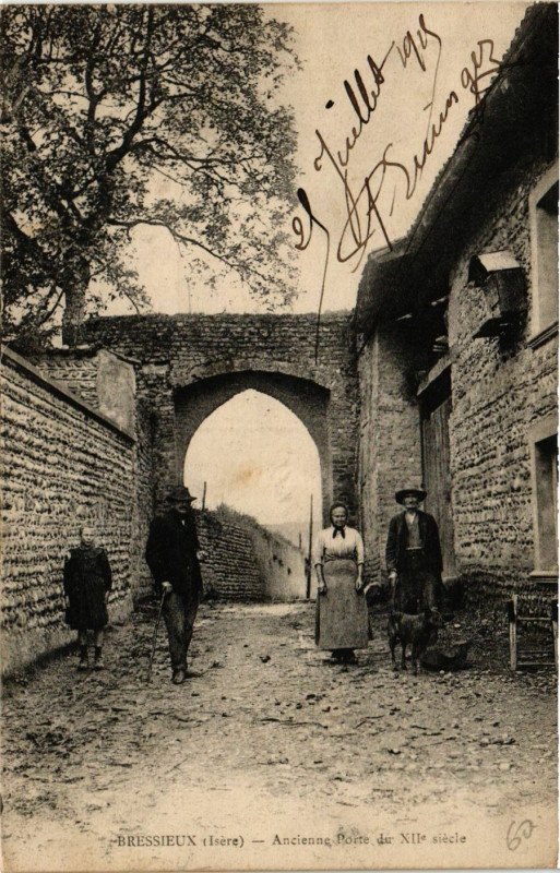 Carte postale ancienne Bressieux - Ancienne Port de Xii siecle à Bressieux