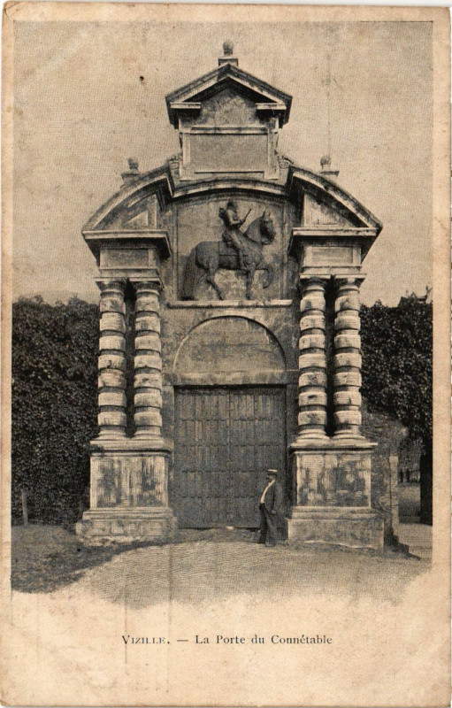 Carte postale ancienne Vizille - La Porte du Connetable à Vizille