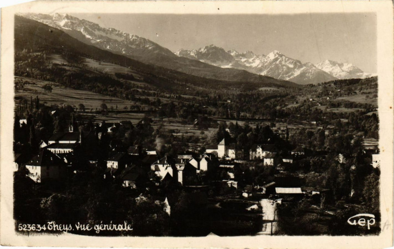 Carte postale ancienne Theys - Vue générale à Theys
