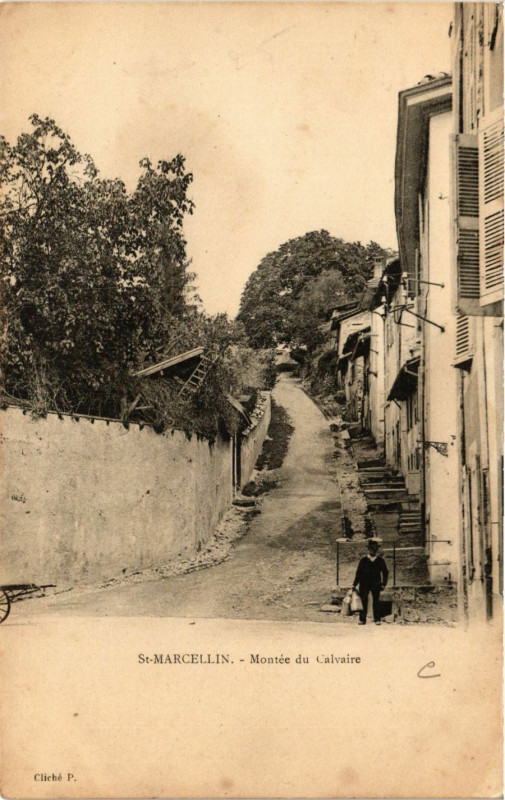Carte postale ancienne Saint-Marcellin - Montée du Calvaire à Saint-Marcellin