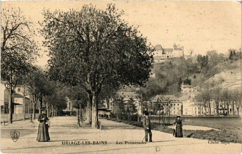 Carte postale ancienne Uriage-les-Bains - Les Promenades