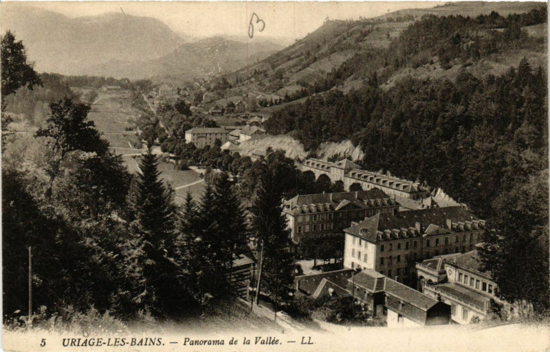 Carte postale ancienne Uriage-les-Bains - Panorama de la Vallée