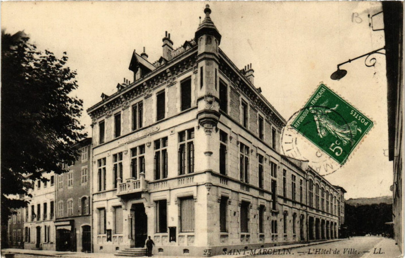Carte postale ancienne Saint-Marcelin - L'Hotel de Ville