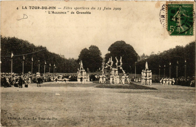 Carte postale ancienne La Tour-du-Pin - Fetes sportives du 13 Juin 1909 - L'Alliance . à La Tour-du-Pin