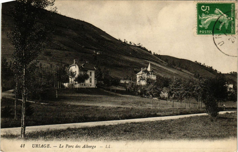 Carte postale ancienne Uriage - Le Parc des Alberge