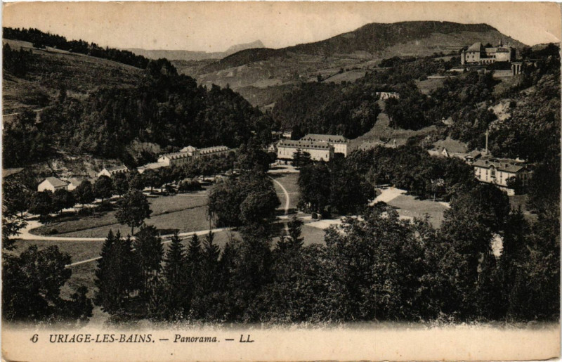 Carte postale ancienne Uriage-les-Bains - Panorama