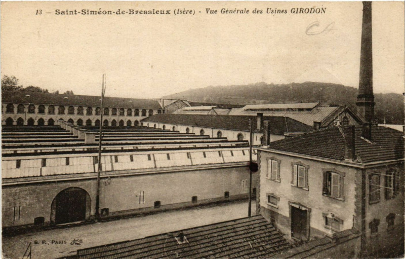 Carte postale ancienne Saint-Simeon-de-Bressieux - Vue générale des Usines Girodon à Saint-Siméon-de-Bressieux