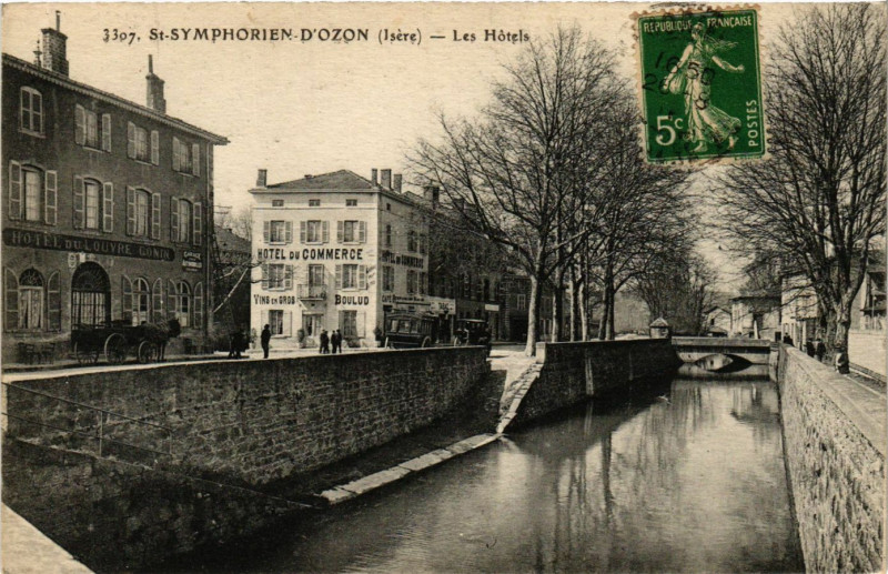 Carte postale ancienne Saint-Symphorien-d'Ozon - Les Hotels à Oz