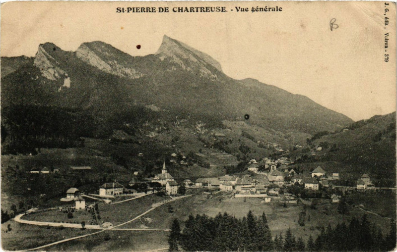 Carte postale ancienne Saint-Pierre-de-Chartreuse - Vue générale à Saint-Pierre-de-Chartreuse