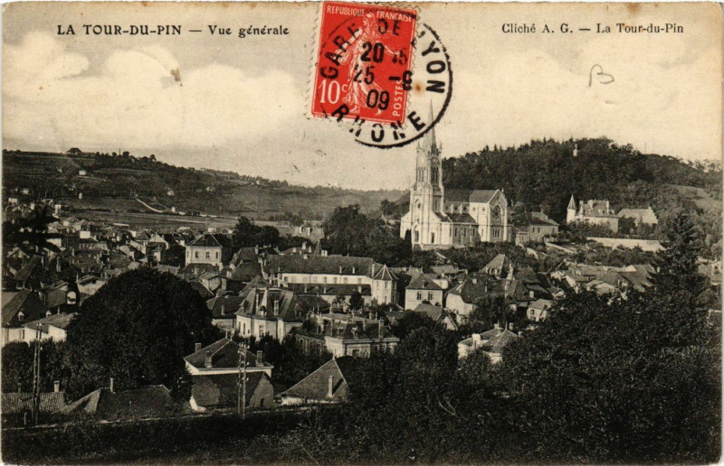 Carte postale ancienne La Tour-du-Pin - Vue générale à La Tour-du-Pin